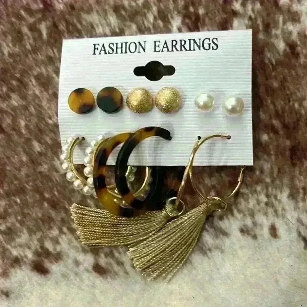 Six pack‎ fashion earrings tortoise shell pearl and gold New in Package